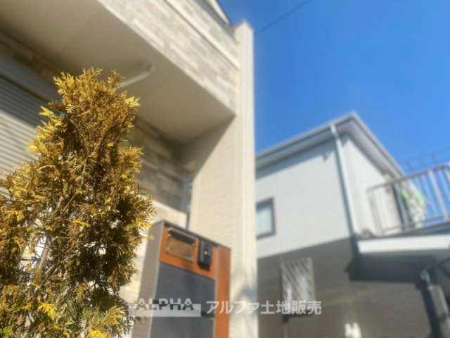 東大和市上北台1丁目　新築戸建の外観|【outward appearance】
◆時を忘れる場所◆みんなが集い、食事と楽しい会話が始まる。話に夢中になり、ついつい時を忘れ夜半過ぎになってしまう。そんな束の間の幸せを感じさせてくれる場所。