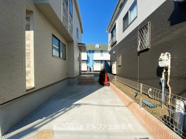 東大和市上北台1丁目　新築戸建の駐車場