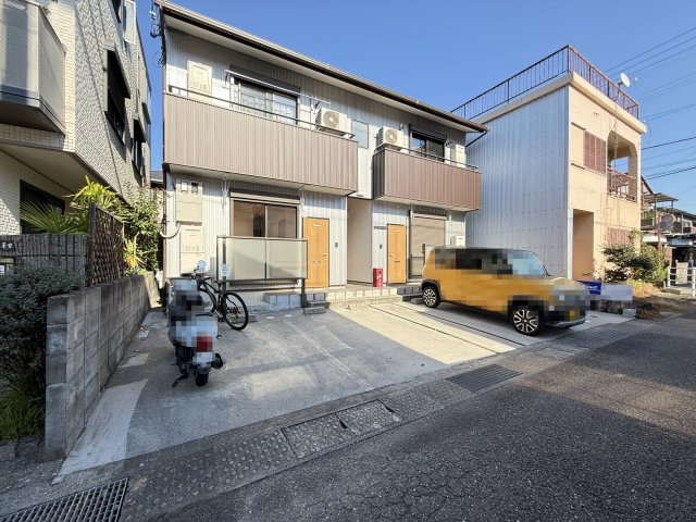 レセナハイツの駐車場