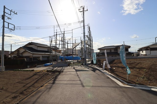 平塚市南原３丁目の前面道路含む現地写真