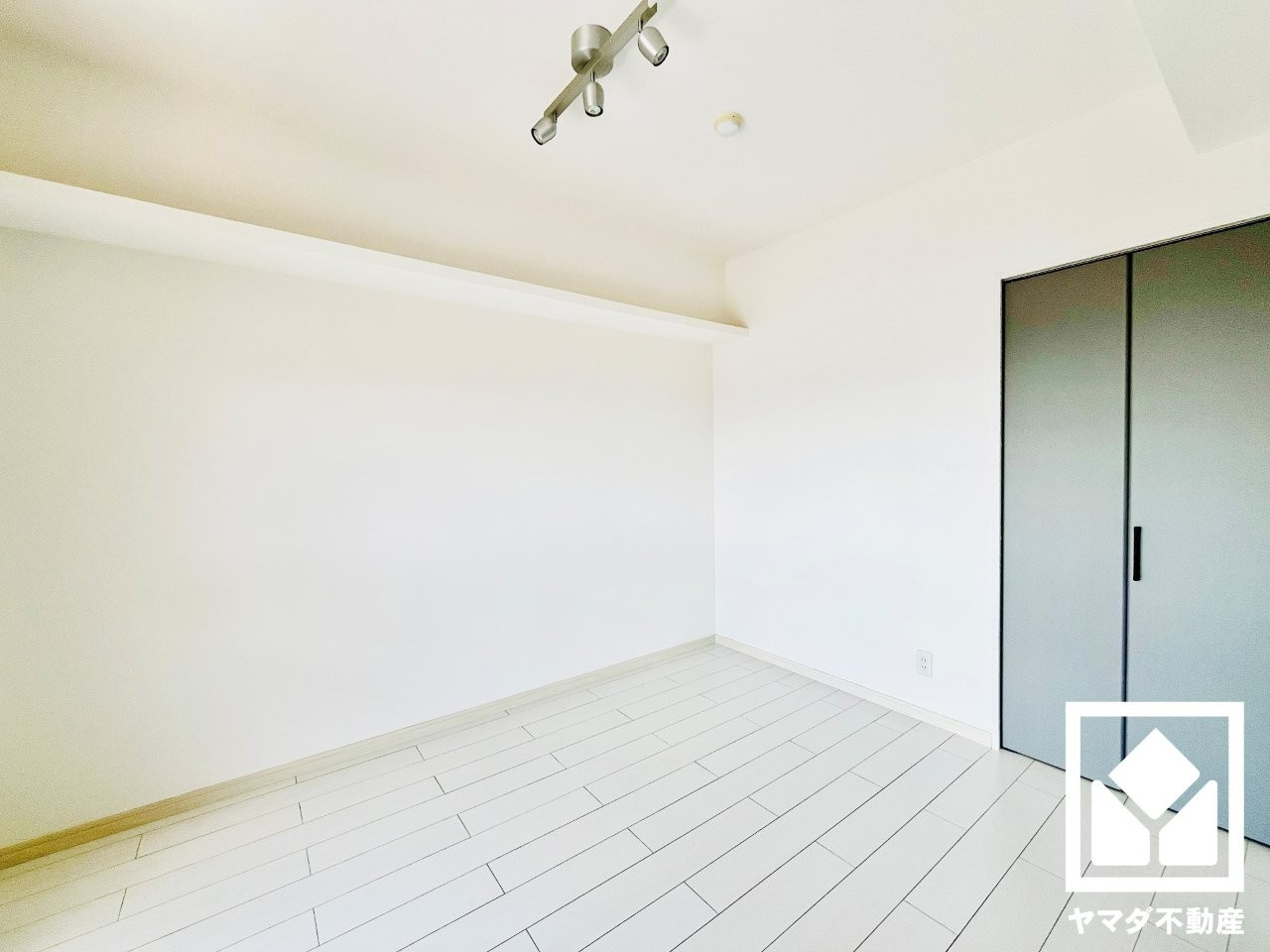 パデシオン桃山南の洋室