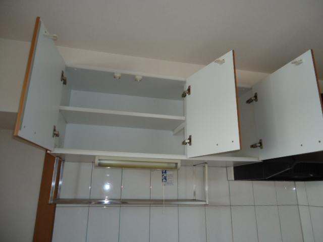 ユア・ハウスの収納|キッチン吊戸