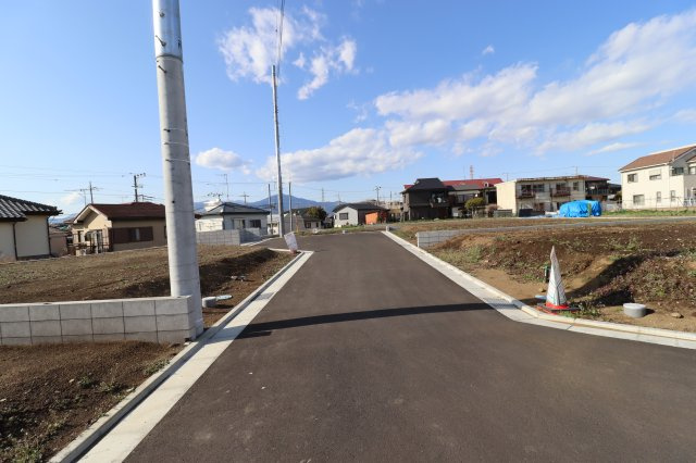 平塚市南原3丁目の前面道路含む現地写真