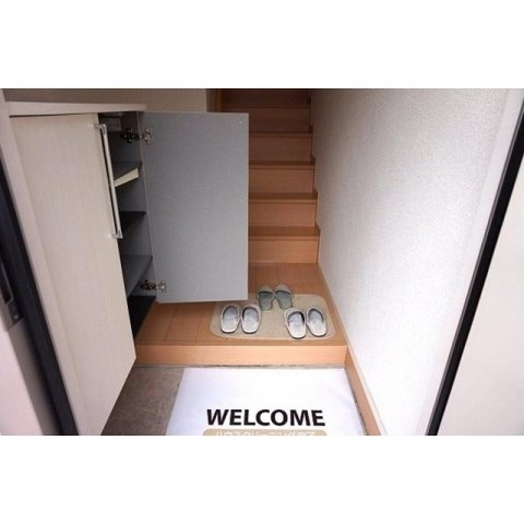 羽島郡笠松町円城寺のアパートの玄関