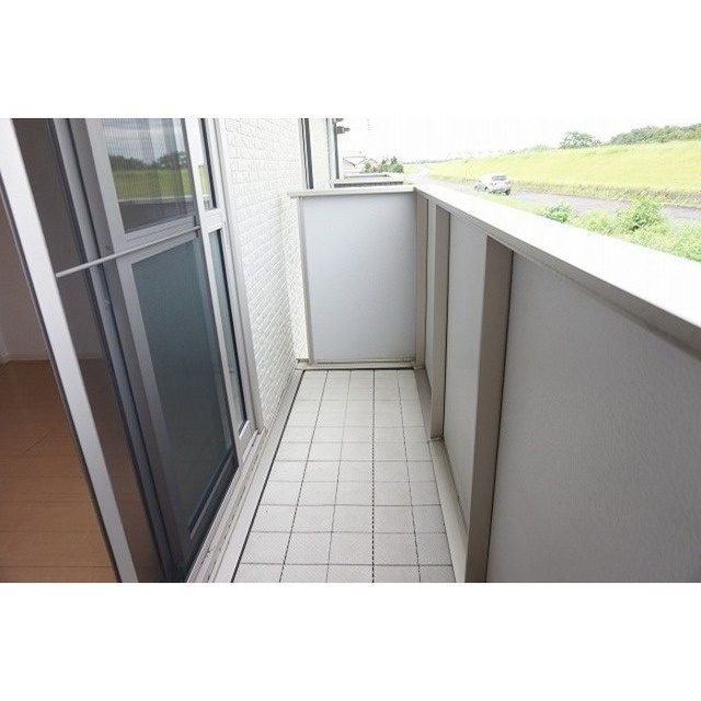 羽島郡笠松町円城寺のアパートのバルコニー