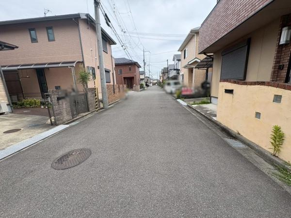 和歌山市楠本　中古戸建の前面道路含む現地写真