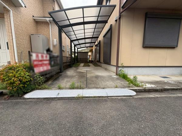 和歌山市楠本　中古戸建の駐車場