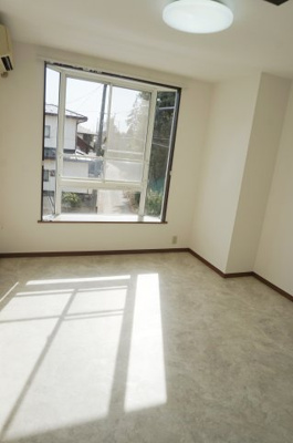 【洋室】 | （ペット可）小山市喜沢貸家 | 南側