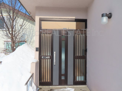 【玄関】 | 網走市海岸町中古住宅