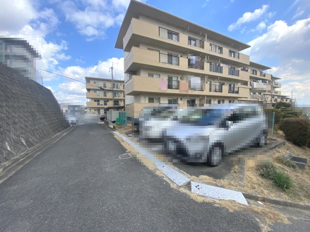 【成約済】円明寺ヶ丘団地M棟の外観|南向きで日当たり良好のお部屋です！