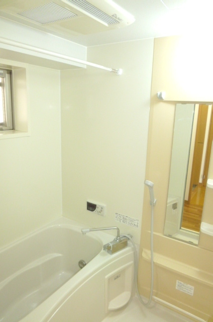 レジデンス東櫛原【10,000円キャッシュバック対象物件】の浴室|日々の疲れを癒すお風呂付です