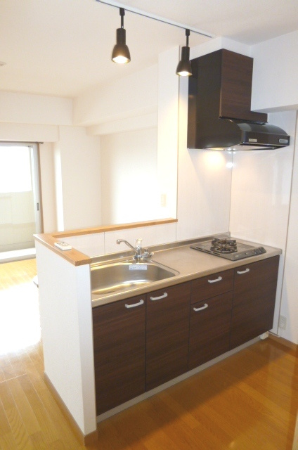 レジデンス東櫛原【10,000円キャッシュバック対象物件】のキッチン|きれいなキッチンです