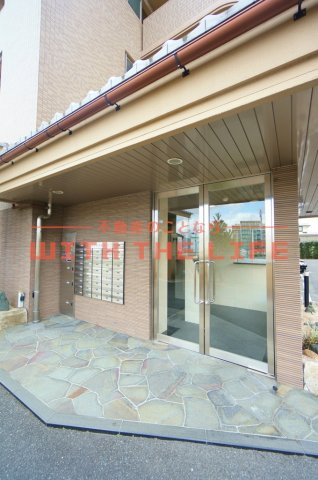 レジデンス東櫛原【10,000円キャッシュバック対象物件】のエントランス|清潔なエントランスです