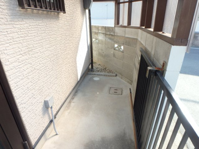 【バルコニー】 | 日野町貸家 | テラスです