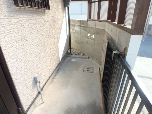 【バルコニー】 | 日野町貸家 | テラスです