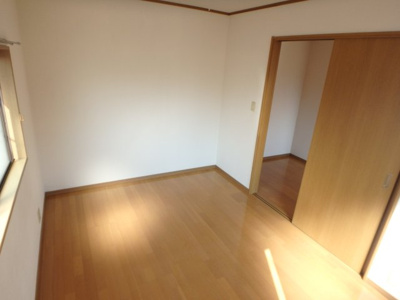 【洋室】 | 日野町貸家 | コンパクトで使いやすい洋室です