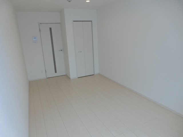 ラパンジール加島の洋室