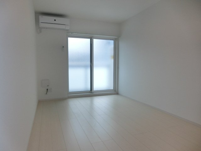 ラパンジール加島の洋室