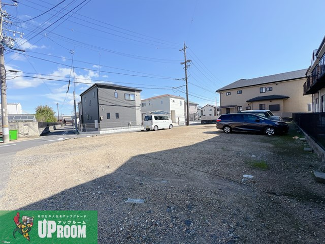 メゾンルミエールの駐車場