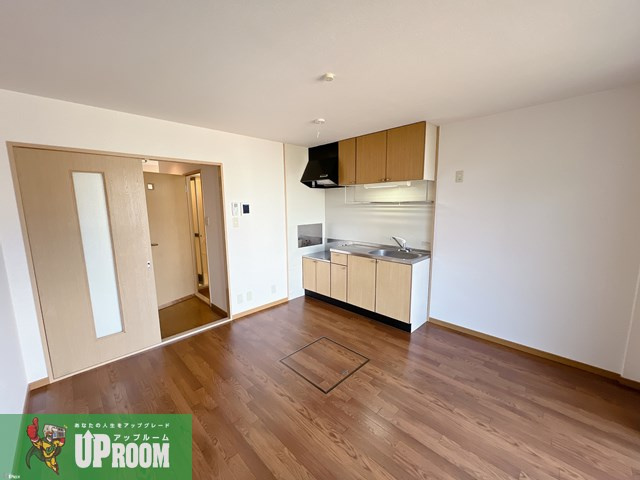 メゾンルミエールの居間・リビング