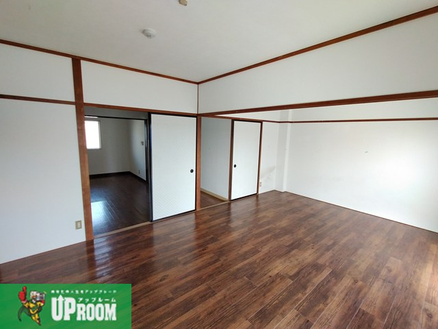 ハイツ久郷の洋室