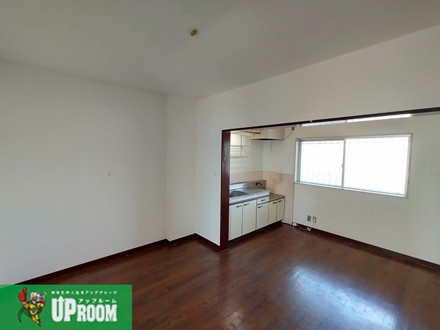 ハイツ久郷の居間・リビング