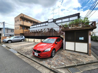 【駐車場】 | 敷地内駐車場あり。