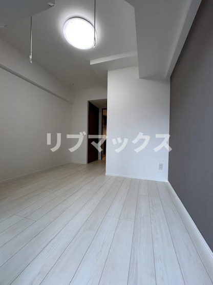 【居間・リビング】ＬＵＭＥＥＤ横濱末吉町