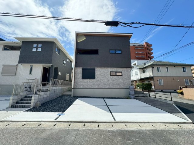 ARCHI DAYS－アーキデイズ－小倉北区上富野4丁目【小倉北区　新築戸建て】の駐車場|駐車スペース並列2台可能♪　【小倉北区　新築戸建て】