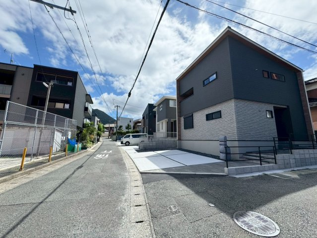 ARCHI DAYS－アーキデイズ－小倉北区上富野4丁目【小倉北区　新築戸建て】の前面道路含む現地写真|バス停徒歩5分で交通便利♪　【小倉北区　新築戸建て】