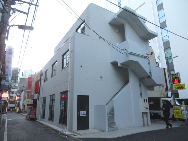 千代田区鍛冶町１丁目の店舗事務所の外観