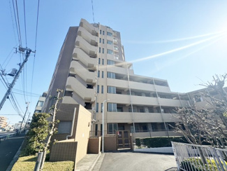【外観】 | 京王線「明大前」駅徒歩8分。通勤通学にも便利な立地です。
