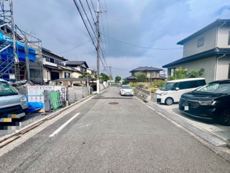 【前面道路含む現地写真】