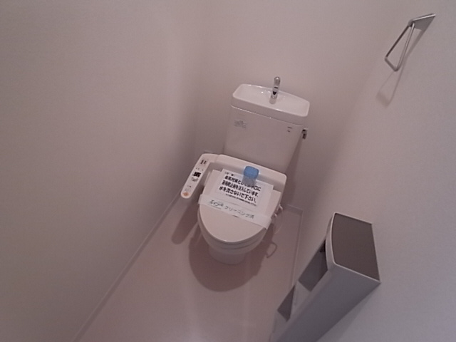 神戸市北区谷上東町のアパートのトイレ|ウォッシュレット付トイレ