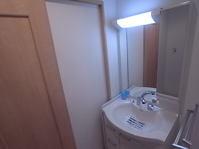 神戸市北区谷上東町のアパートの洗面所|シャンプードレッサー