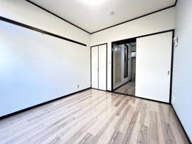 同建物内の類似内装のお部屋です