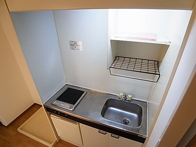 神戸市長田区山下町１丁目のアパートのキッチン