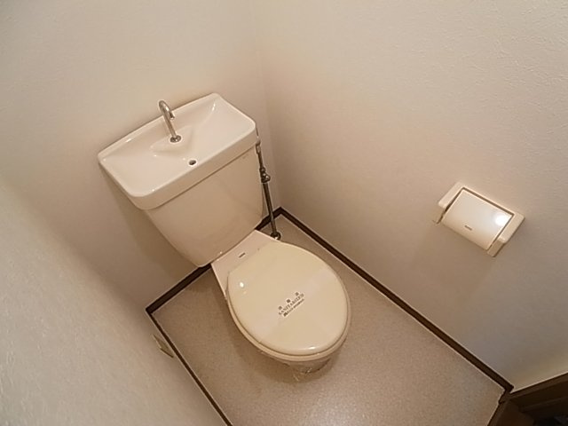 神戸市長田区山下町１丁目のアパートのトイレ