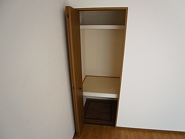 神戸市長田区山下町１丁目のアパートの収納