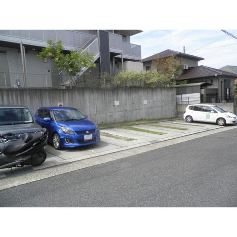 グレイスの駐車場