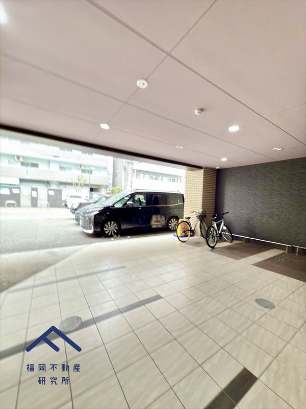 ウインステージ博多駅南の駐車場