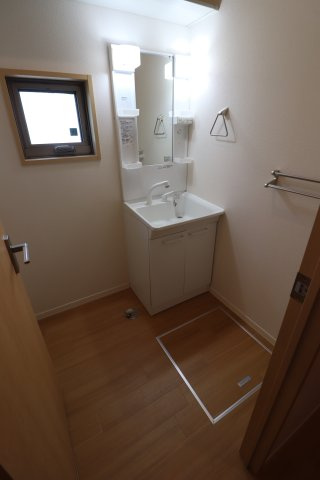 メゾンルミナスAの洗面所