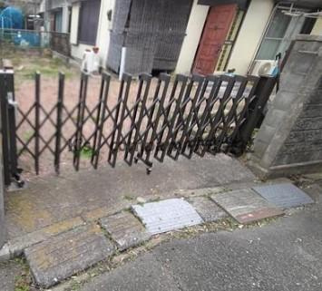 高座郡寒川町小谷3丁目　中古戸建の駐車場|建物入り口スペース◇◇