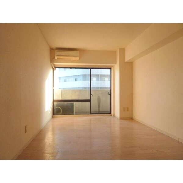 陽輪台西新宿林屋ビルの内装