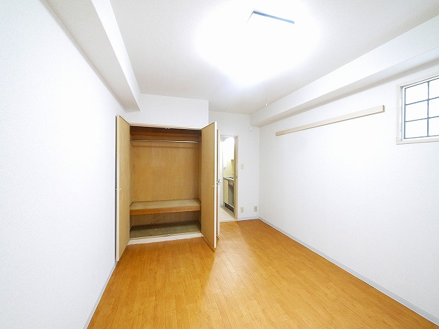 City　Palace21　生駒東新町の洋室