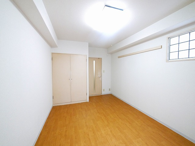 City　Palace21　生駒東新町の洋室