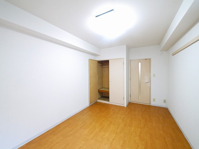 City　Palace21　生駒東新町の洋室