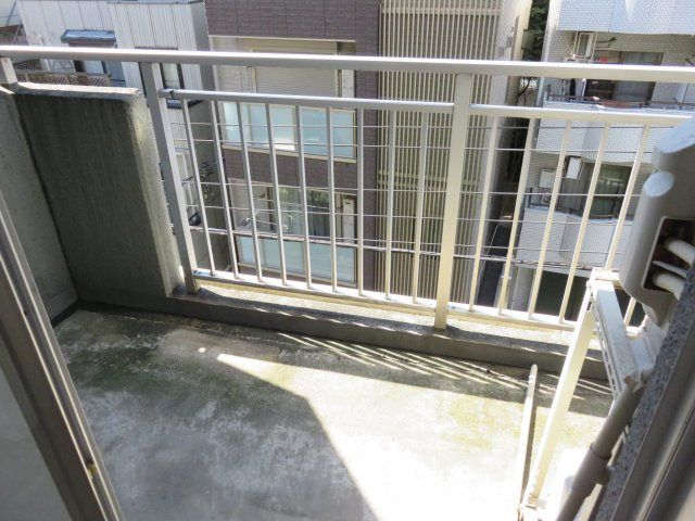 プライムアーバン武蔵小杉comodoのバルコニー|他のお部屋の参考写真となります。
