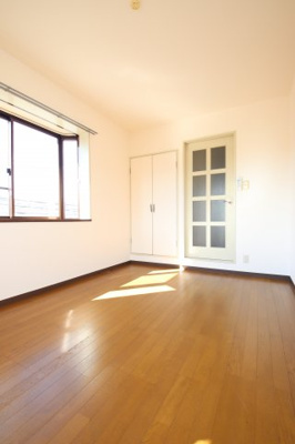 【寝室】 | 弘成エステートビル