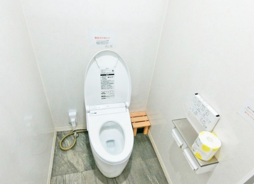 浪速ビルのトイレ|清潔感のあるトイレです